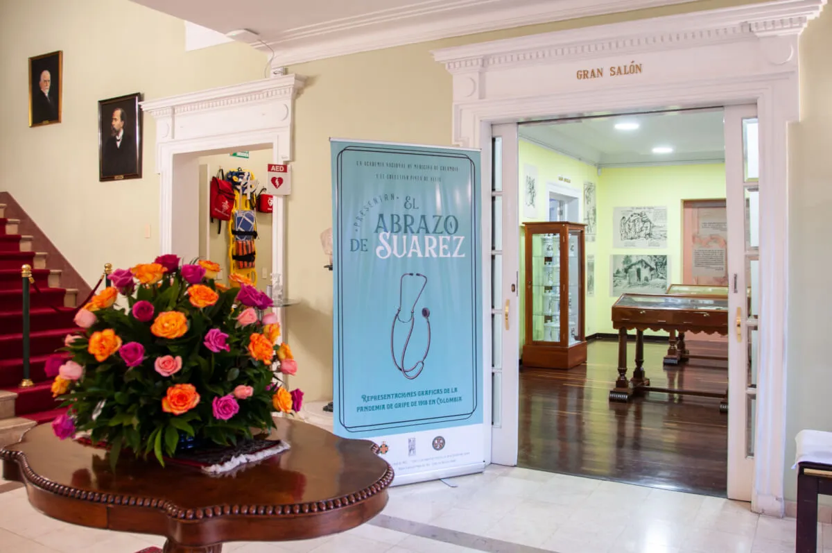 Exposición El Abrazo de Suárez