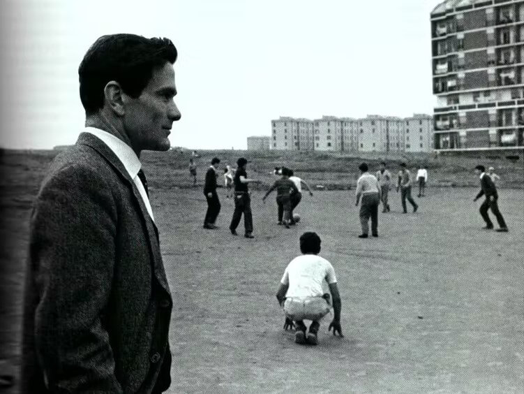 Pier Paolo Pasolini en el barrio romano de Quarticciolo, 1960