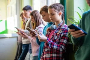 hiperconectividad_en_adolescentes