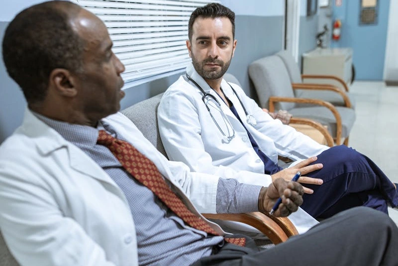 ¿Son los hospitales entornos saludables para los médicos?